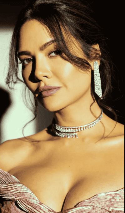Esha Gupta Net Worth